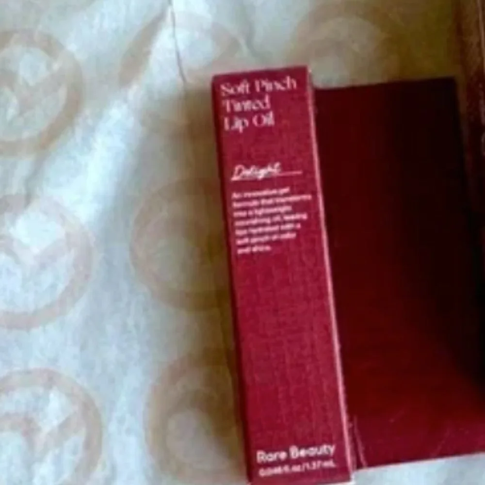 NWT Rare Beauty Soft Pinch Tinted Lip Oil Deluxe Sample Delight Rose Brown